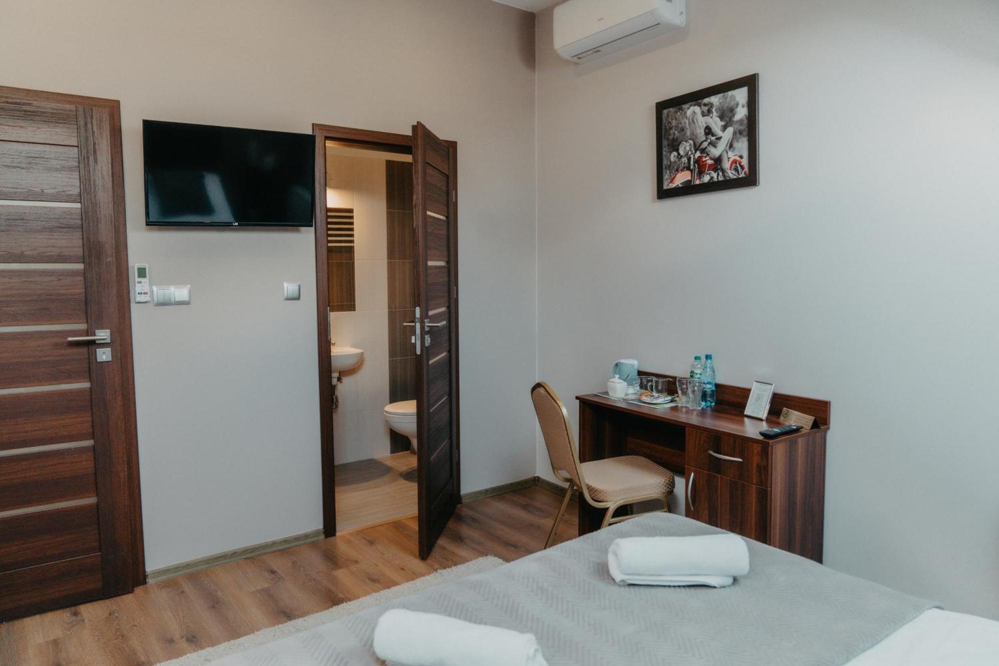 Bed and Breakfast De Facto Zambrow Esterno foto